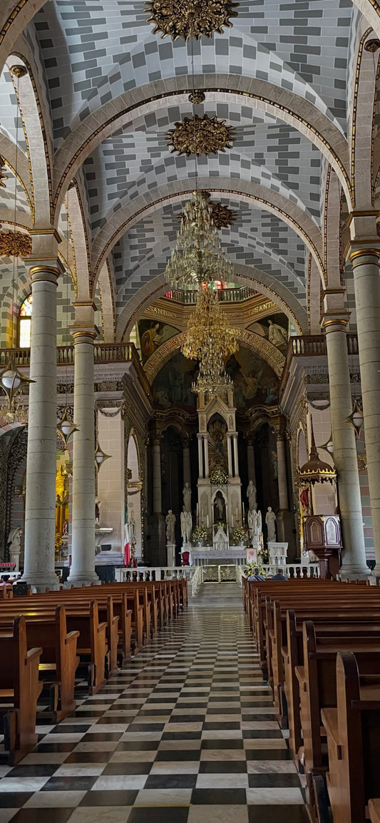 Catedral Basílica Phone Wallpaper – Timeless Spiritual Elegance