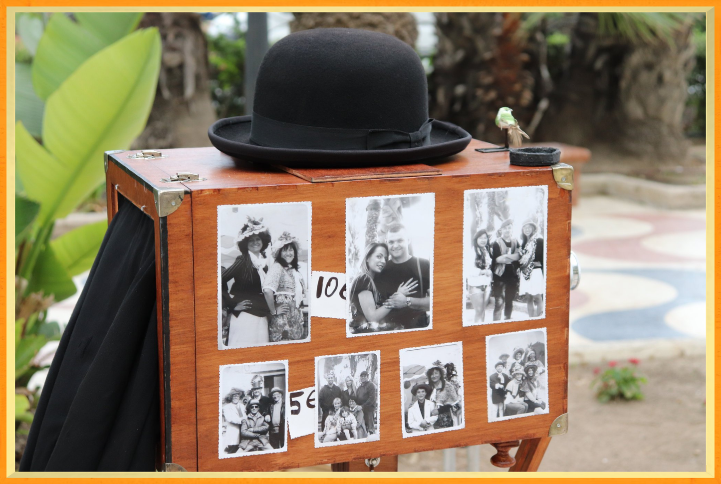 Vintage Photo Booth – Alicante Street Charm